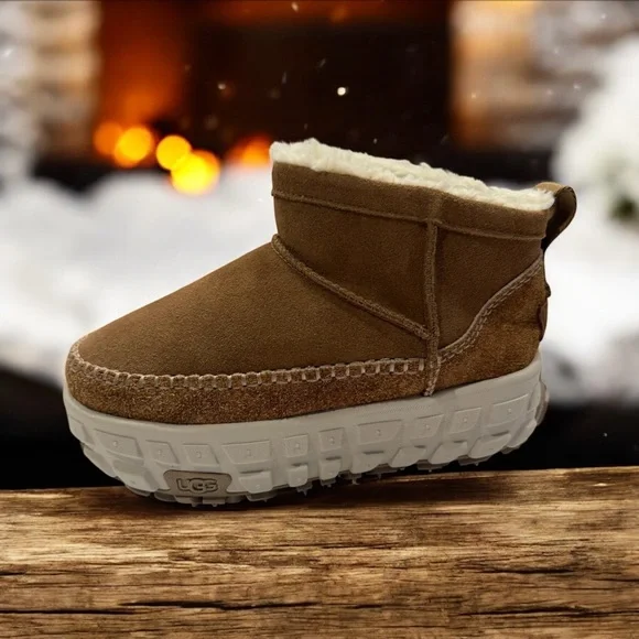 UGG Men’s Tan Suede Ankle Boots with Plush Lining Mens Lace-Up Suede Leather Ankle Snow Boots with Plush  main image 4